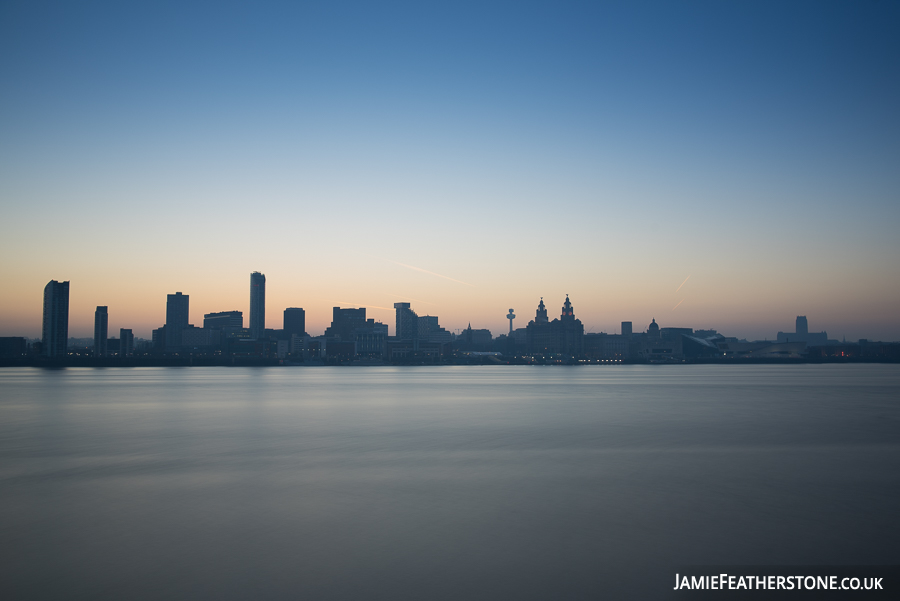 Dawn over the Mersey. River Mersey, Liverpool
